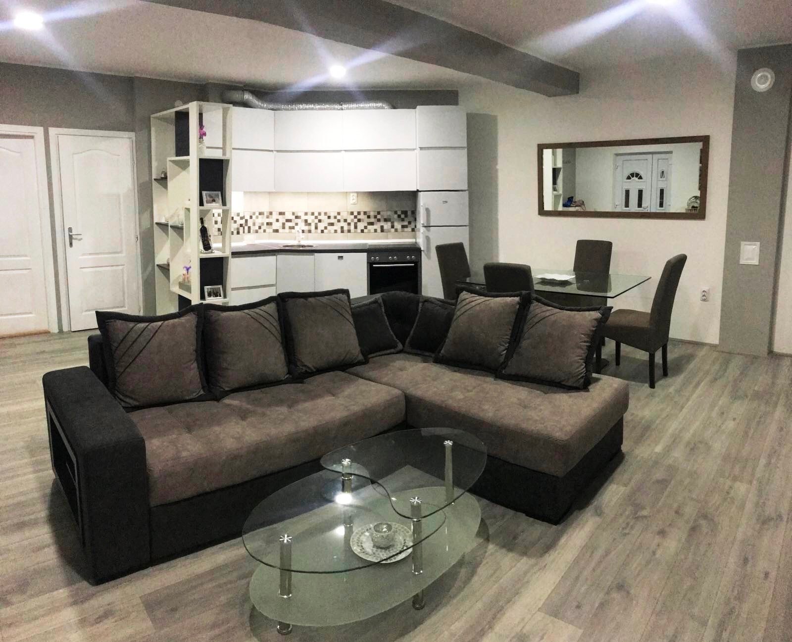 Nis Apartment living room